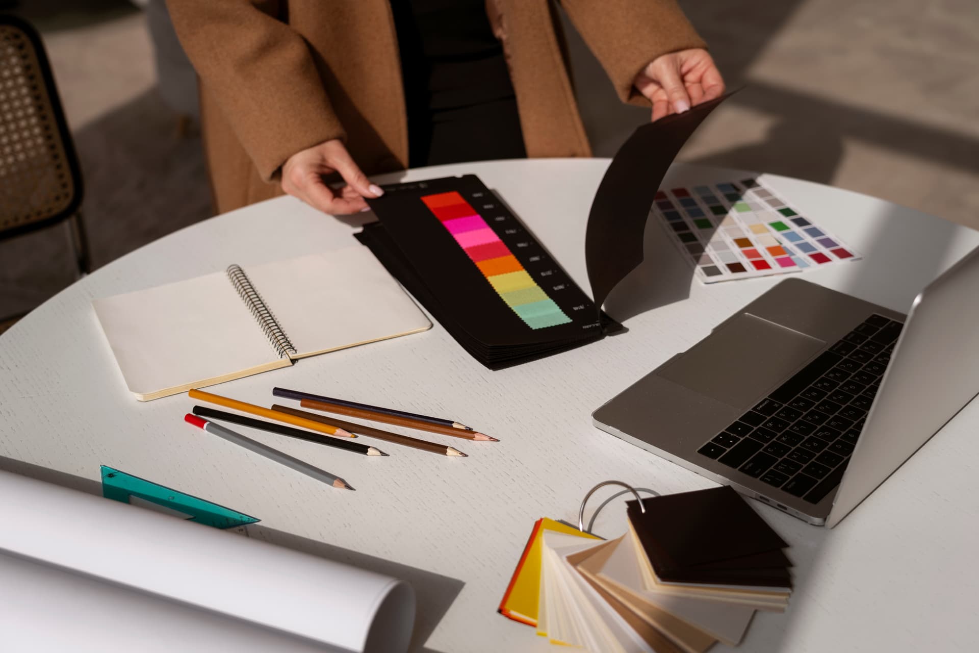 The Top 5 Branding Design Agencies in Dubai (And Why Solid Socials is the Integrated Choice)